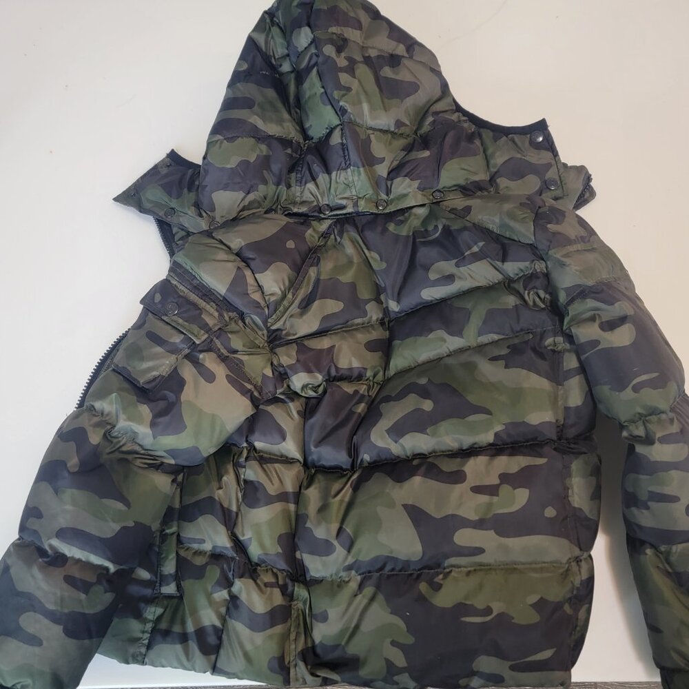 S13 boys camo color jacket size 10 with hood